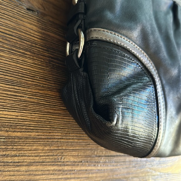 Coach purse, black D1320-F24887, excellent pre owned condition, see pics - Picture 4 of 15